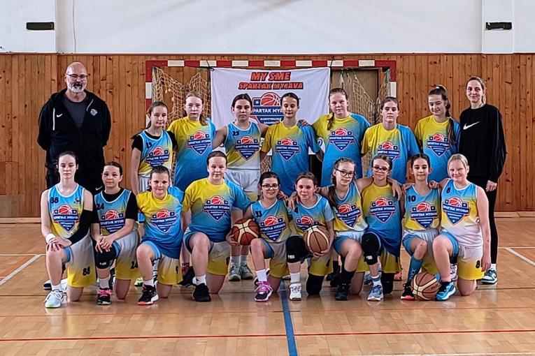 Basketbalová akadémia Spartak Myjava - staršie minižiačky U12